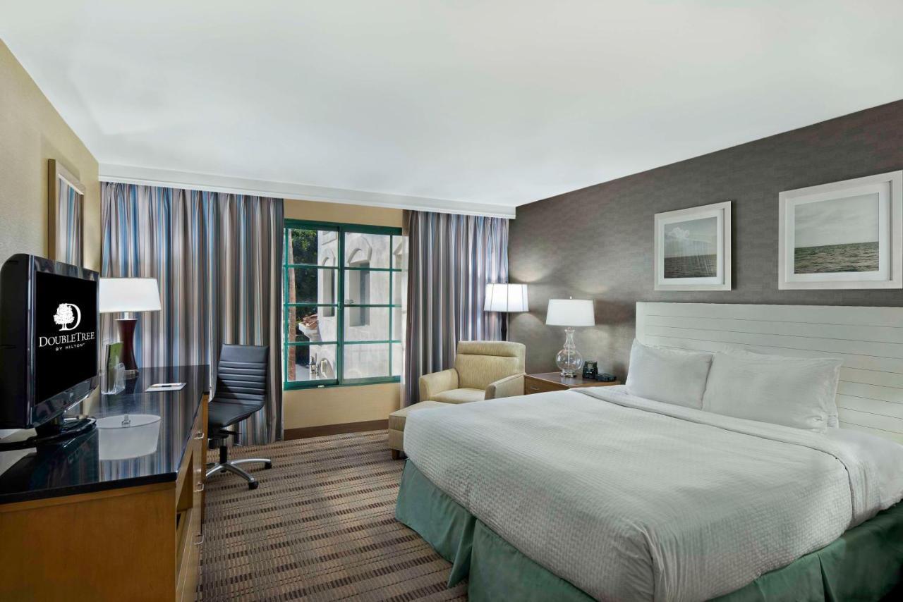 Doubletree By Hilton San Pedro Hotel Long Beach Exterior photo