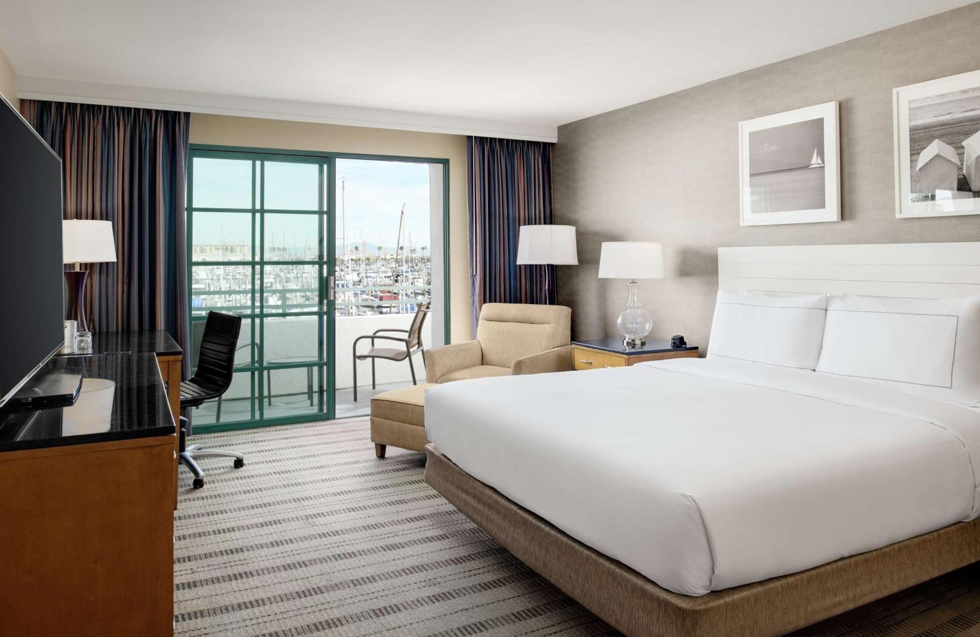 Doubletree By Hilton San Pedro Hotel Long Beach Exterior photo